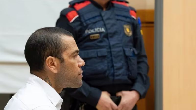 Dani Alves fue condenado por violar a una joven en una discoteca
