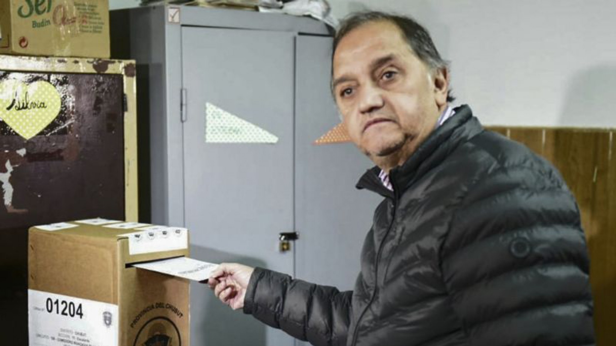 Con menos del 30% de mesas escrutadas, Arcioni le lleva diez puntos a Linares