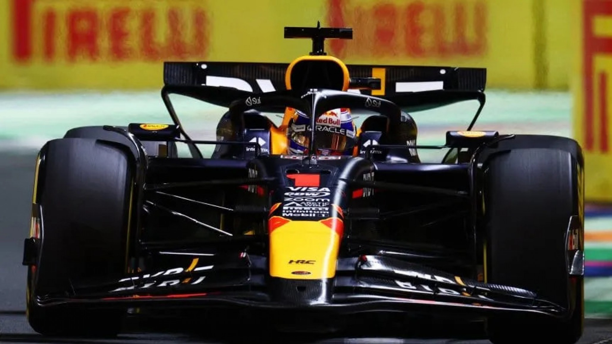 Max Verstappen arrasa en el GP de Arabia Saudita y lidera el campeonato de F1