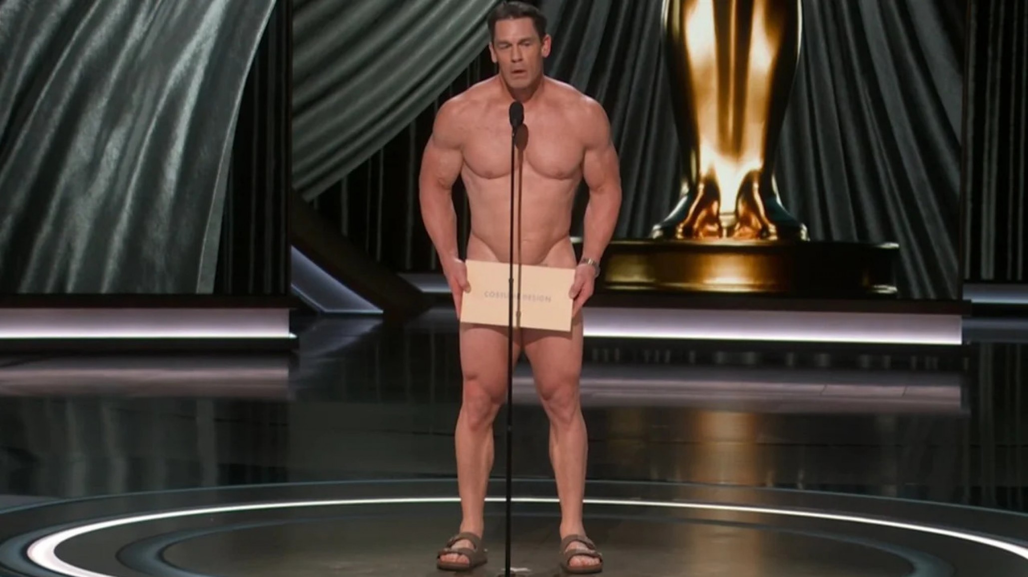John Cena sorprendió al ingresar desnudo en los Oscar
