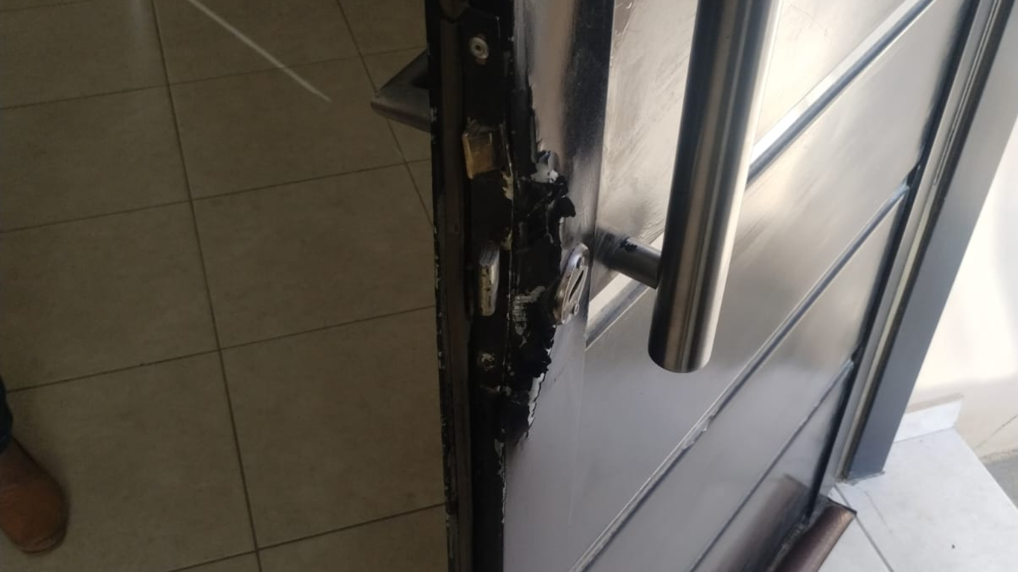 Inseguridad en Rada Tilly: Le violentaron una puerta y le robaron