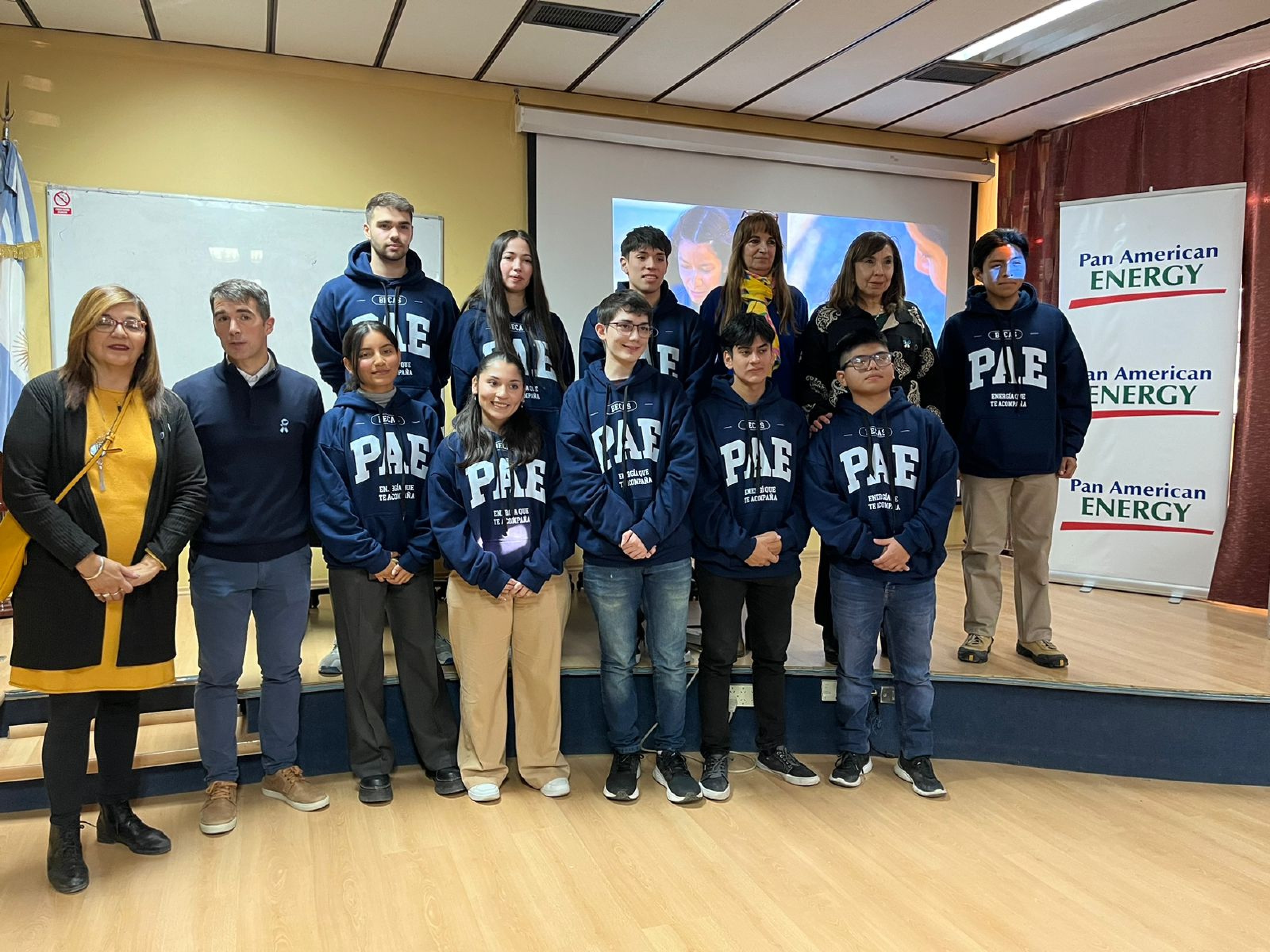 PAE celebra 20 años de programa de becas universitarias con más entregas