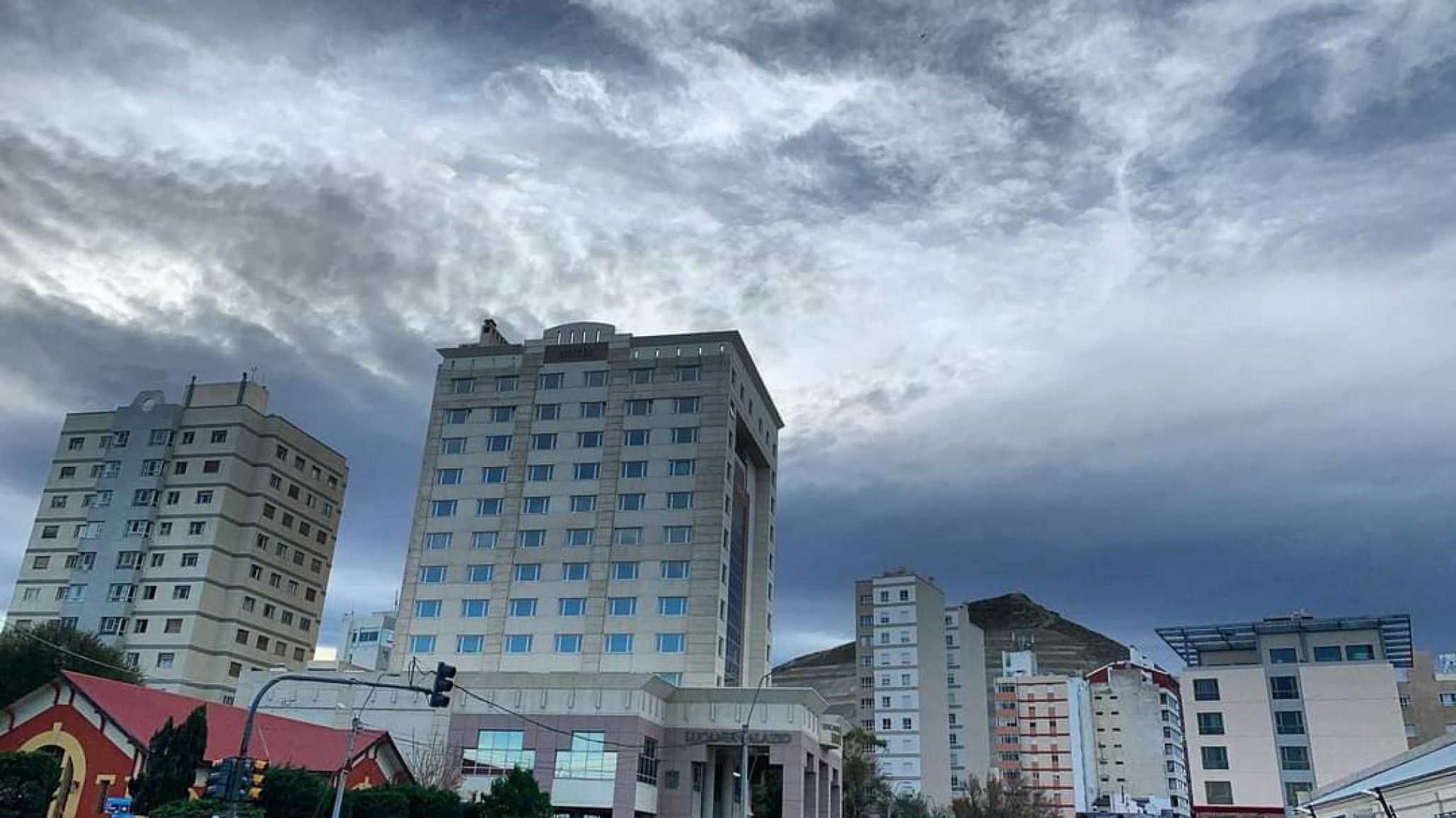 Comodoro: viernes con cielo parcialmente nublado y ráfagas fuertes desde el sudeste