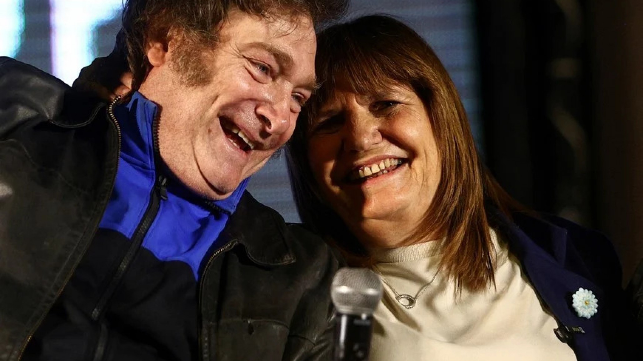 La política se degrada al ritmo de Javier "Ajuste" y Patricia "Represión"