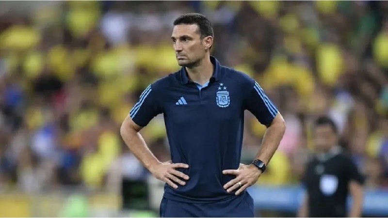 Scaloni: "Messi, Lautaro y Julián podrían jugar juntos"