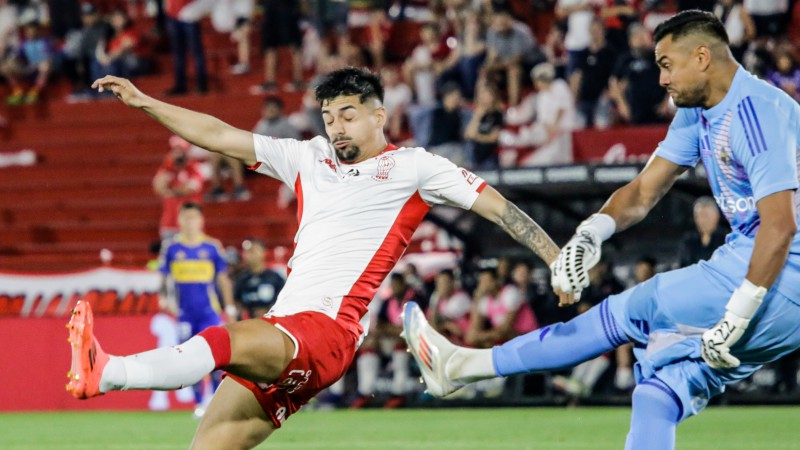 Boca empató con Huracán en un partido cargado de polémicas