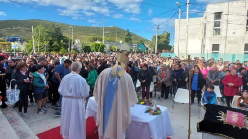 Así fue la procesión por la Virgen María en Laprida