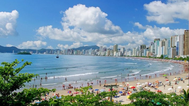 Brote de virus provoca una alerta sanitaria en las playas de Brasil
