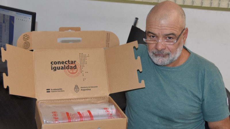 Compró una netbook por internet y recibió una del programa Conectar Igualdad