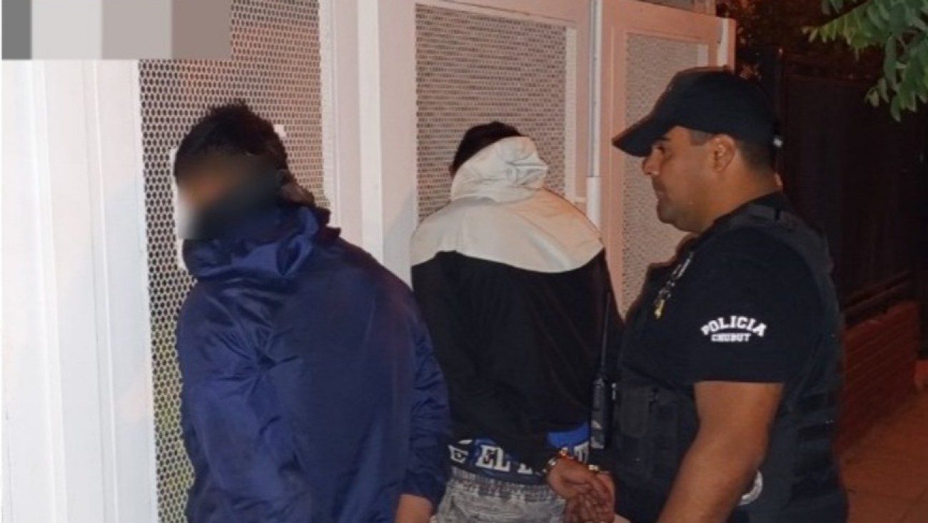 Terminaron detenidos por intentar robar ruedas de un vehículo