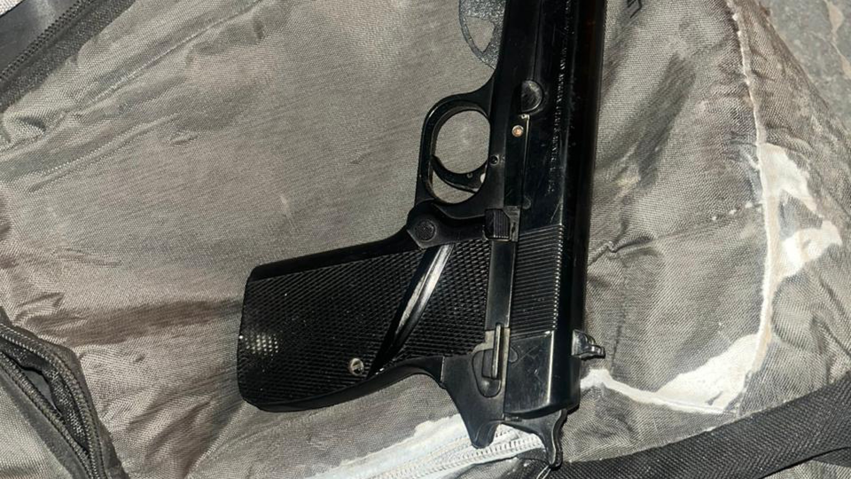 Tres menores fueron al corso armados: ¿Era una réplica?