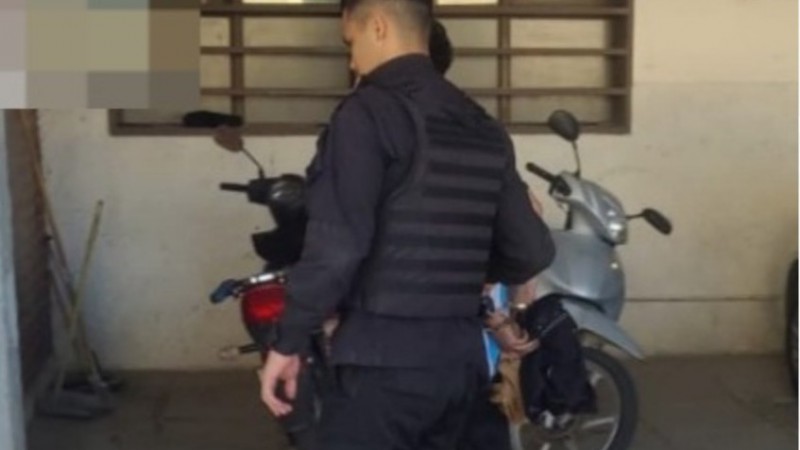 Se quiso esconder en una gomería y descubrieron que lo buscaba la Justicia