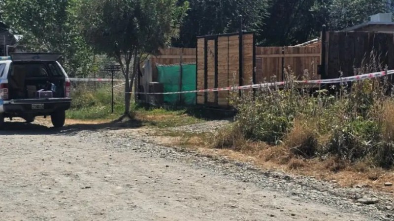 Femicidio en El Bolsón: investigan si una joven fue asesinada a golpes con un caño