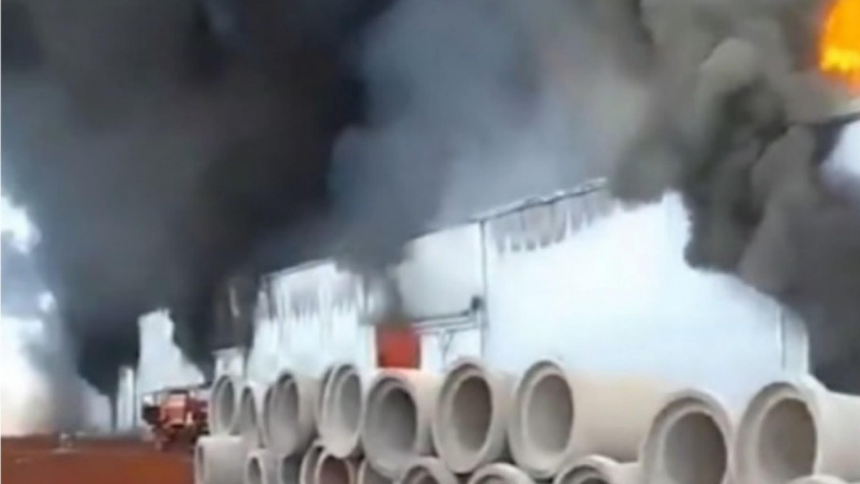 Ardió un depósito de Playadito y destruyó más de tres millones de kilos de yerba