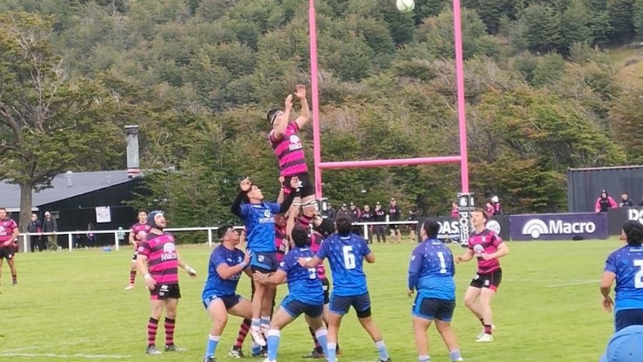 Chenque Rugby cumplió 54 años con una gran victoria en su debut de visitante en el Regional