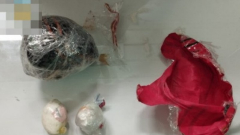 Un paquete sospechoso en la Terminal de ómnibus ocultaba cocaína y marihuana entre prendas de vestir