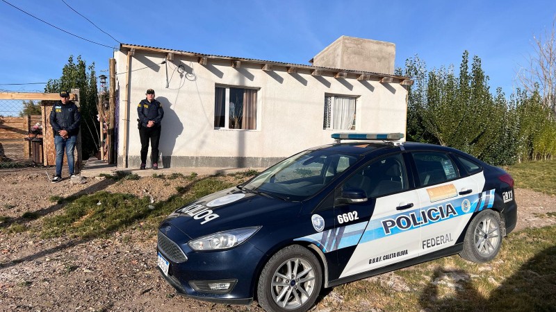 Paso de Indio: Madre e hijo despojaron a un anciano de su patrimonio, cobraban su jubilación y sacaban préstamos a su nombre