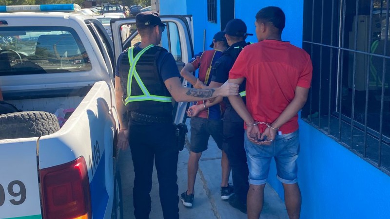 Dos jóvenes de 18 y 20 años forzaron una puerta e intentaron robar en una casa del Máximo Abásolo