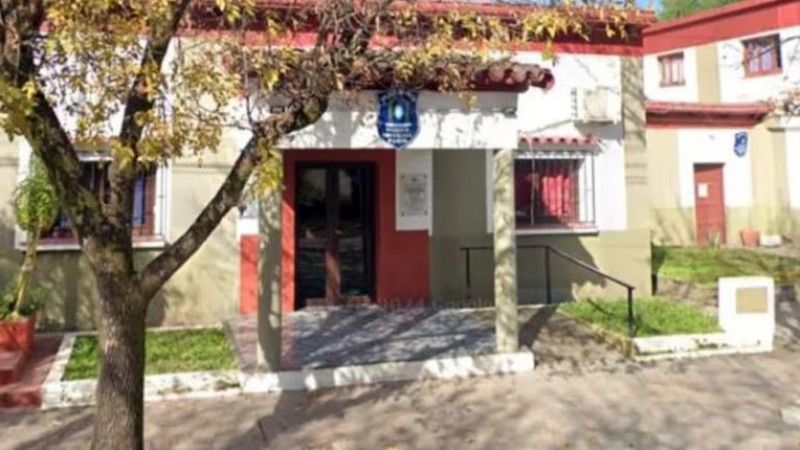 Una mujer denunció que su expareja la arrojó de un primer piso y la obligó a grabar un video pornográfico