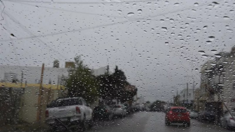 "La lluvia va a seguir durante todo el día": Defensa Civil monitorea pluviales y pide extremar cuidados al manejar