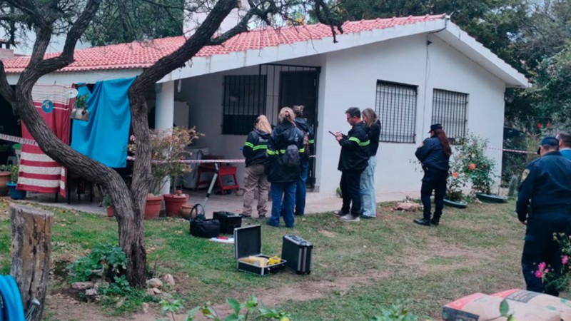 Córdoba: Una mujer de 51 años fue hallada sin vida dentro de su vivienda y su pareja está detenida