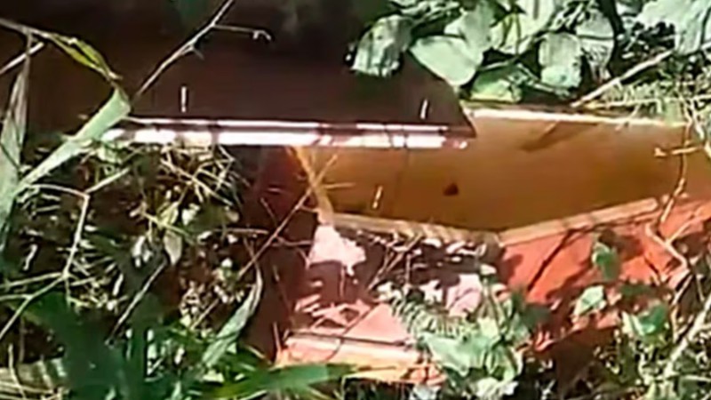 Macabro hallazgo en Salta: Un ataúd de bebé vacío apareció frente a una escuela