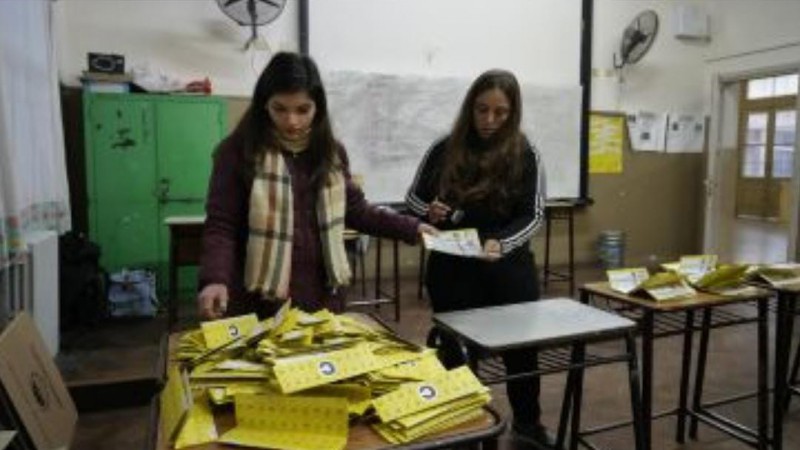 Batacazo: El peronismo ganó las legislativas en Rosario por encima de LLA y el oficialismo provincial