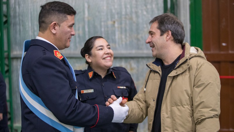Luque y Sampaoli acompañaron a los bomberos en su aniversario