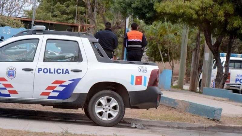 Fue a la casa de su ex pareja, atacó al nuevo novio a puñaladas y terminó detenido