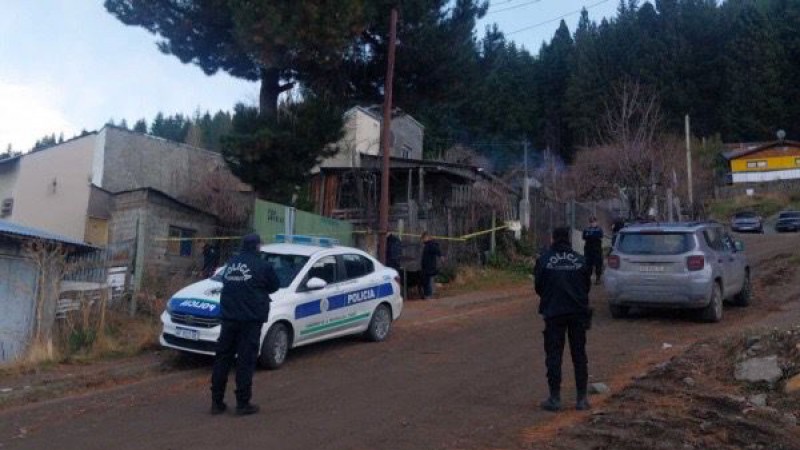 Asesinaron a un hombre en Esquel y también hirieron a su hermano