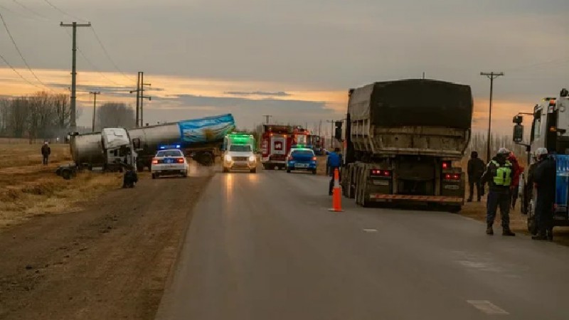 Un trágico choque en Ruta 7 se cobró la vida de dos trabajadores estatales