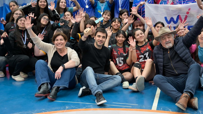 Othar, junto al gobernador Torres y la diputada Ana Clara Romero, participaron de una actividad deportiva