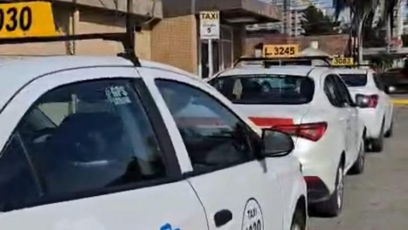 Situación de los taxis en Comodoro: "La falta de trabajo obliga a trabajar más horas y de madrugada"