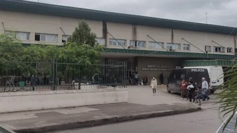 Una paciente bajo asistencia respiratoria encendió un cigarrillo, se prendió fuego su camilla y murió