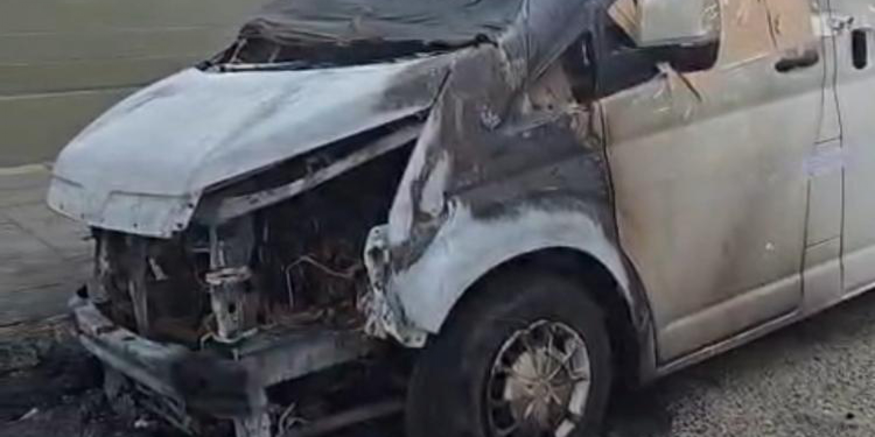 "Un sujeto arrojó un líquido inflamable y lo encendió": investigan el incendio de la camioneta usada en el tiroteo