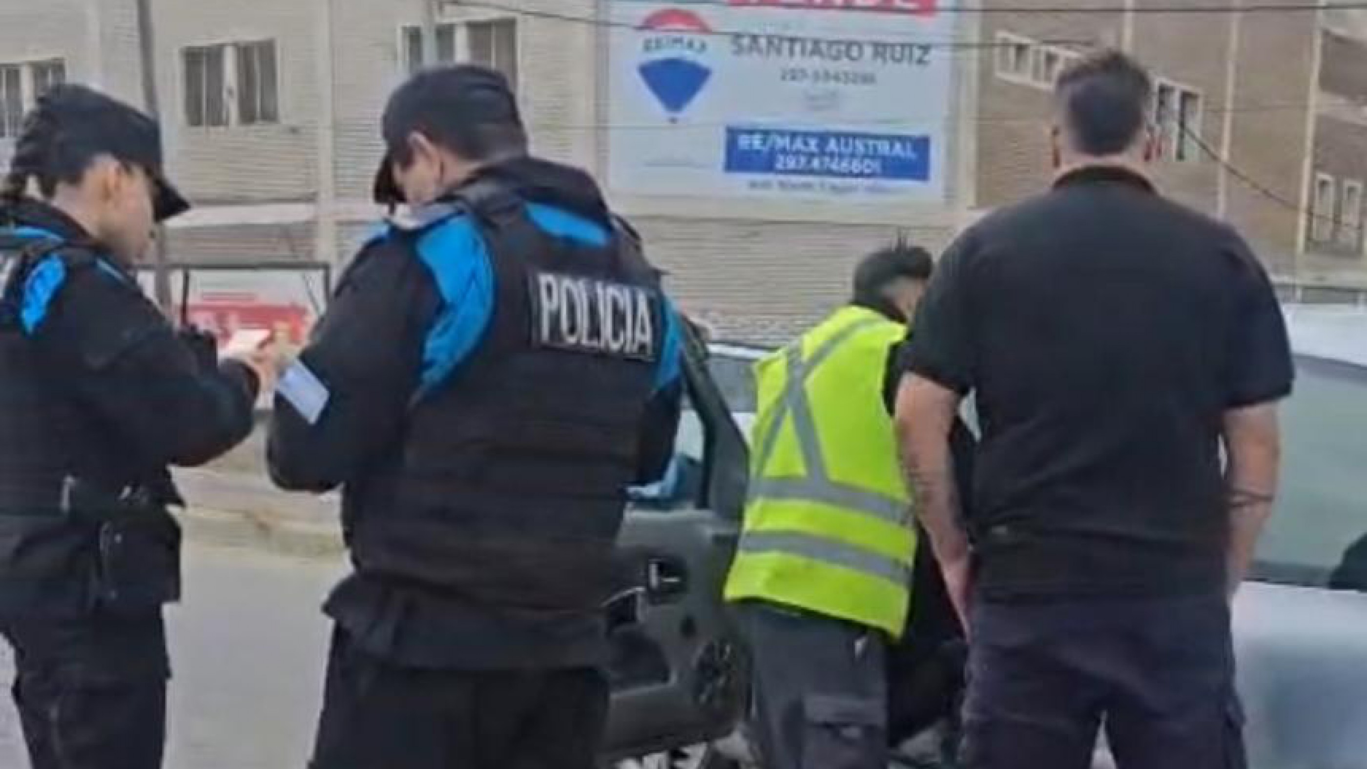 Un motociclista resultó herido tras chocar contra un auto en Comodoro