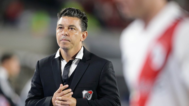 River visita a Talleres este sábado: horario y formaciones