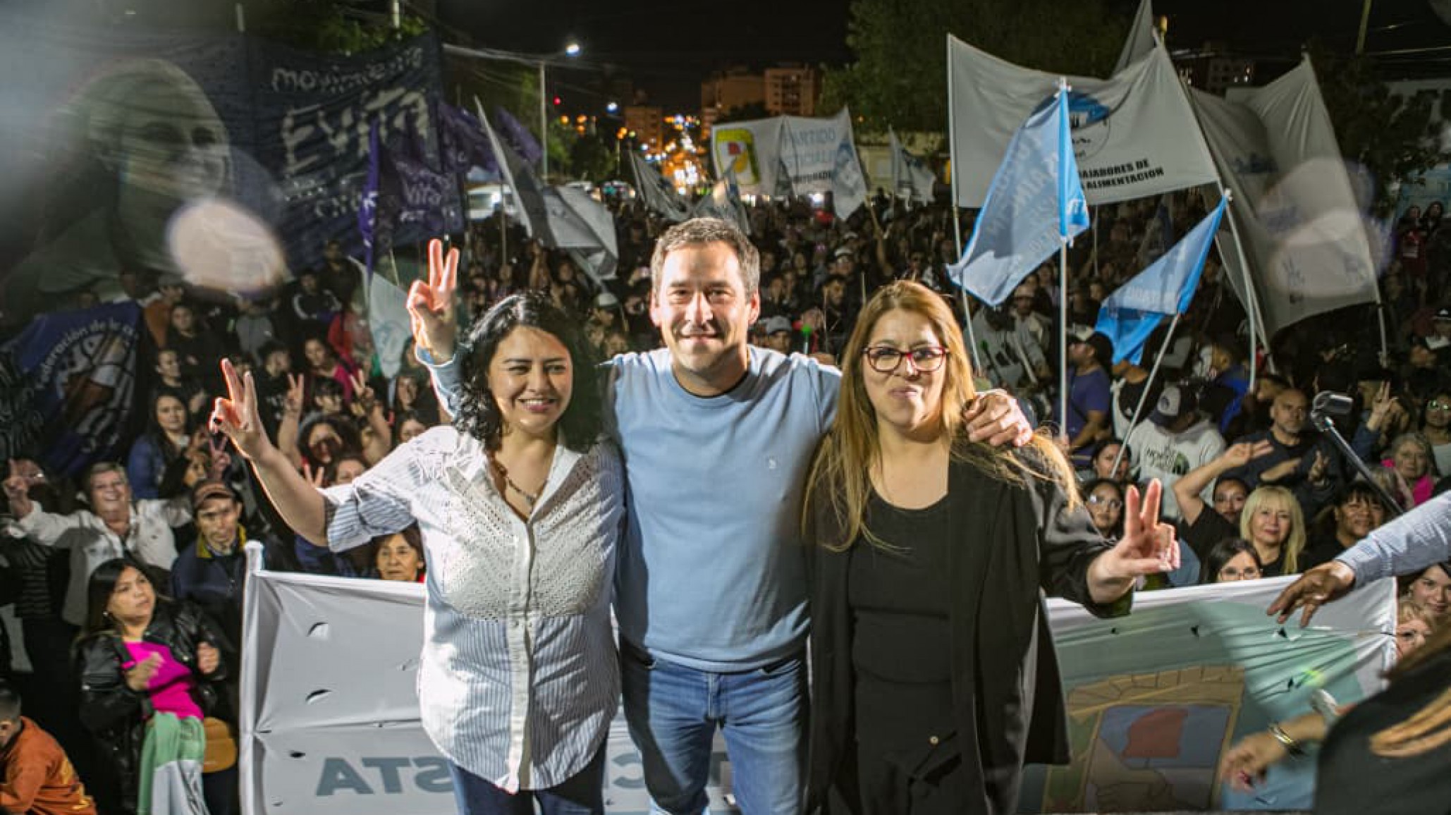 Luque cerró su campaña en Rawson y Trelew: "Nos propusimos el inmenso desafío de traer esperanzas"