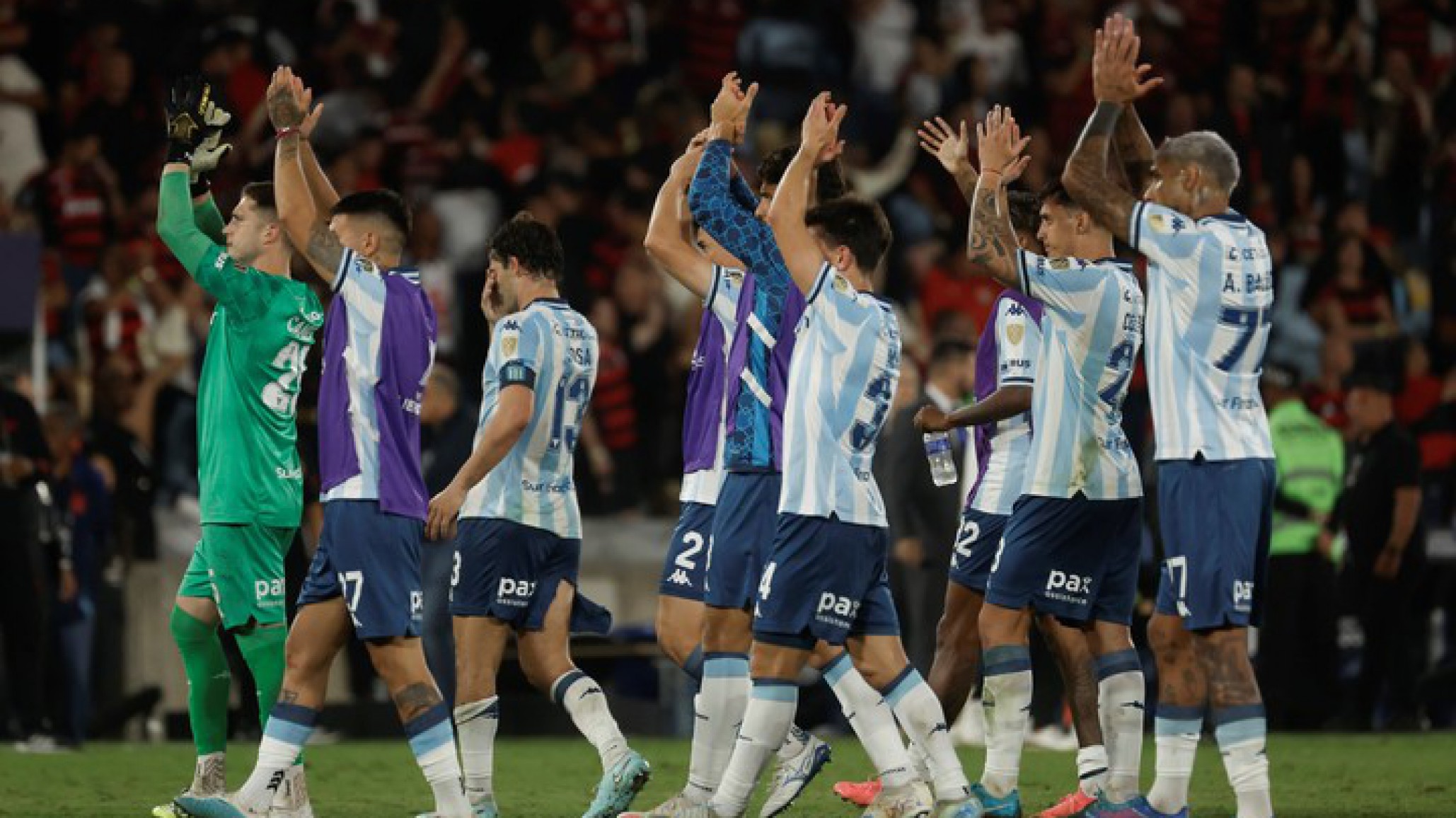 Racing cayó en Brasil y definirá todo en Avellaneda