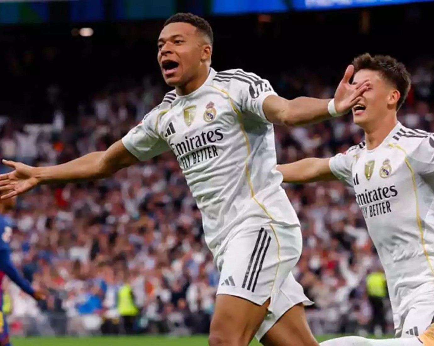Real Madrid venció 2-1 al Barcelona y se afirma en la cima de La Liga