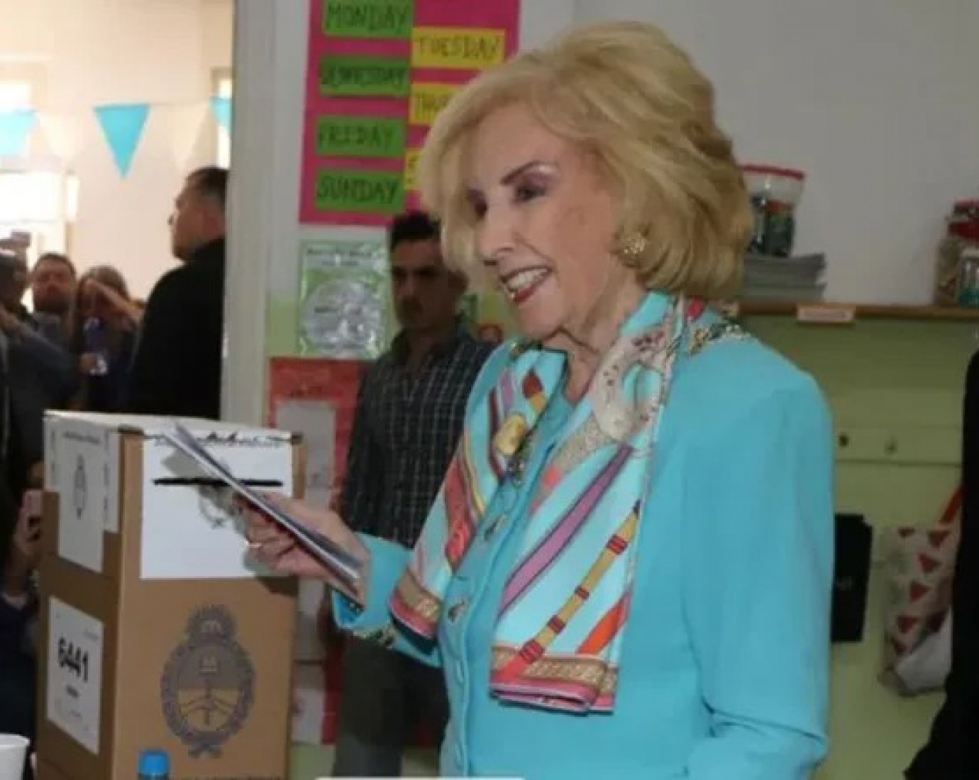 "Me vestí con los colores de la patria": Mirtha Legrand participó de las Elecciones 2025
