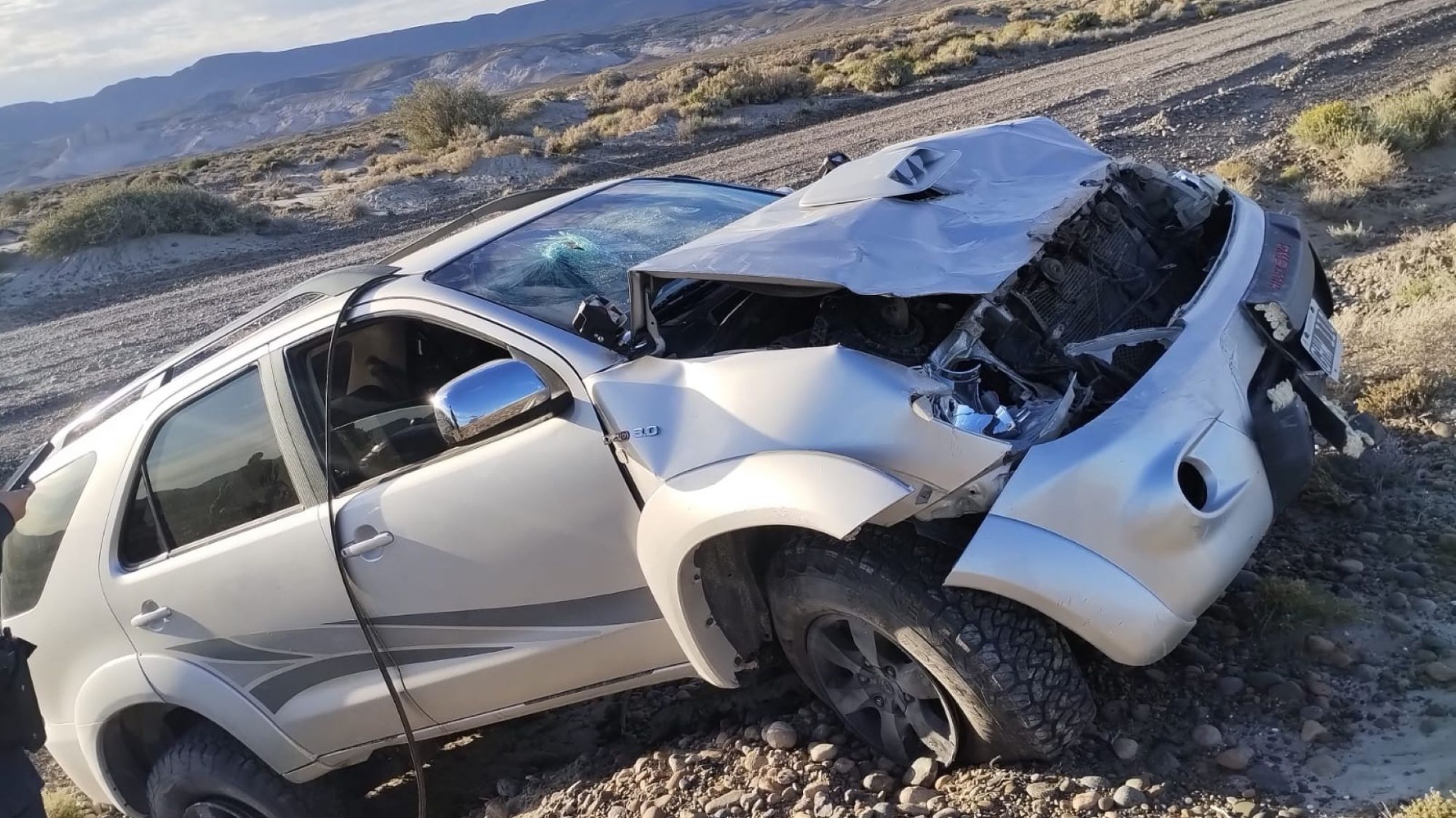 Dos hombres se accidentaron a bordo de una Toyota Hilux en la Ruta Provincial 1
