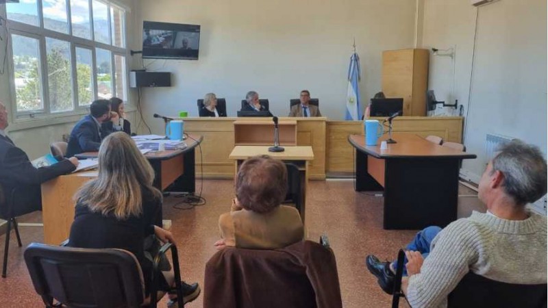 Estafa a una anciana: La defensa inaudita en el caso que involucra a una mamá y sus dos hijos en Chubut