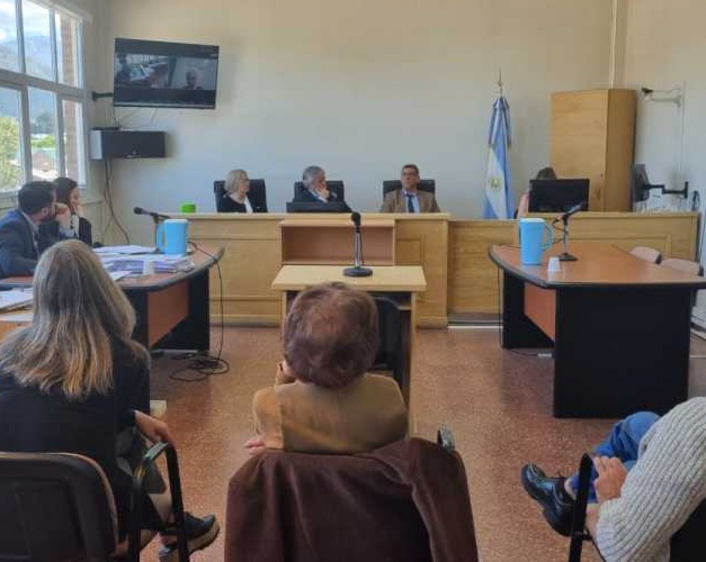 Estafa a una anciana: La defensa inaudita en el caso que involucra a una mamá y sus dos hijos en Chubut