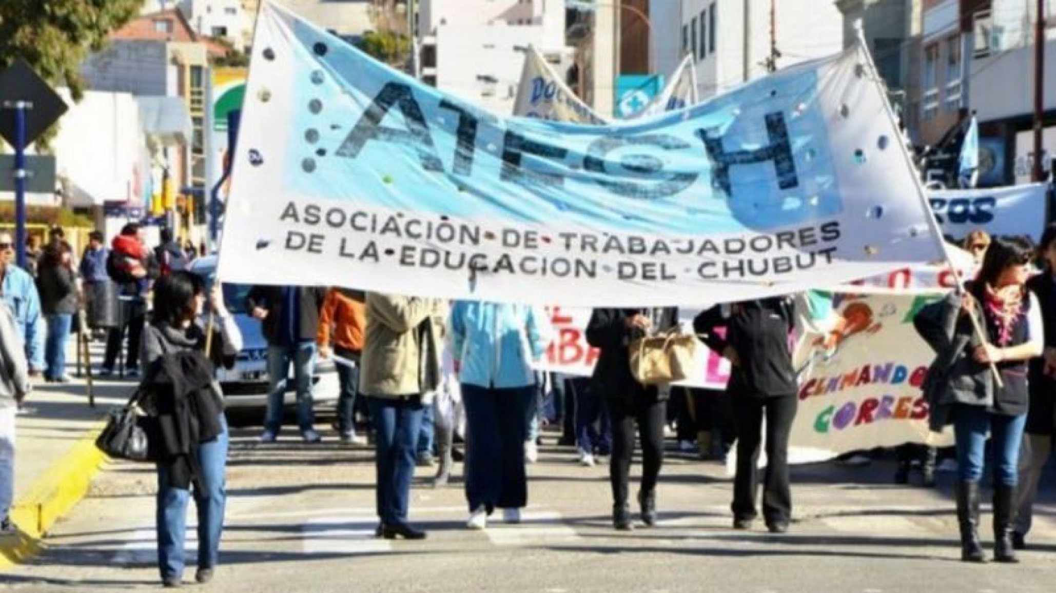 La ATECh ratificó plan de lucha, reiteró que el gobierno miente y convocó a marcha provincial