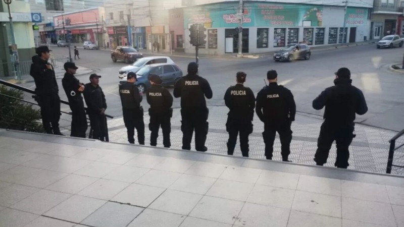 Comodoro se prepara para el Superclásico: fuerte operativo en las calles céntricas
