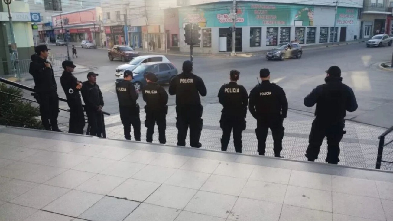 Comodoro se prepara para el Superclásico: fuerte operativo en las calles céntricas