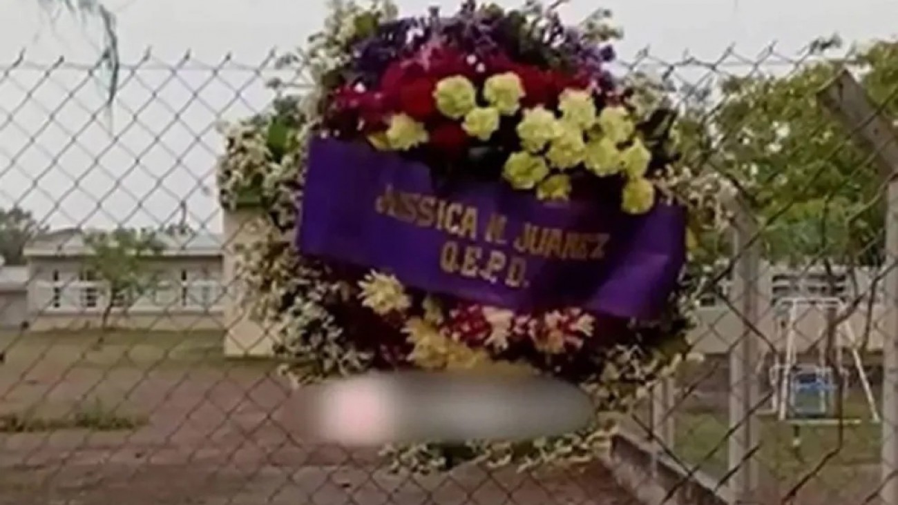 Le dejaron una corona fúnebre con su nombre en el jardín de su hija y la Justicia investiga a su expareja