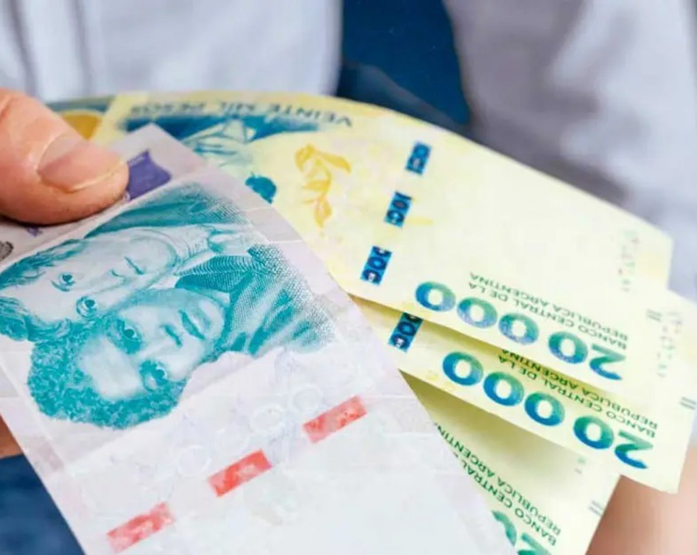 Casi uno de cada cuatro hogares de bajos ingresos se endeudó con familiares o amigos