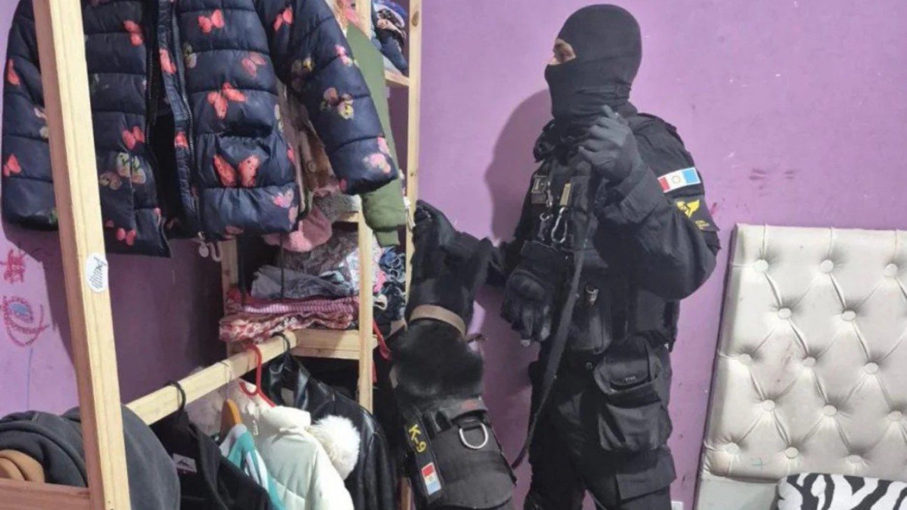 Tres mujeres y un menor de edad detenidos por venta de cocaína: intentaron tirarla por el inodoro